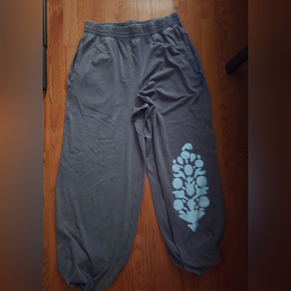 NWT FP Movement Hot Shot Logo Crossover Set Dark Shadow - Picture 14 of 15